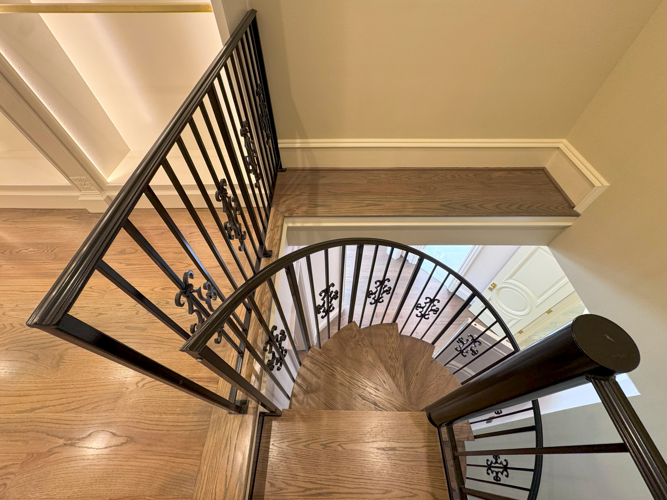 135_Vibrant Staircase with Touch of Historic Grandeur, Great Falls, VA 22066