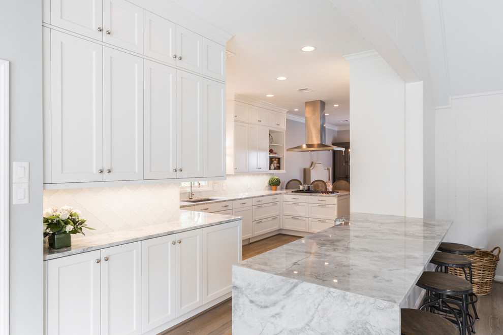 Inspiration for a transitional home design remodel in Houston