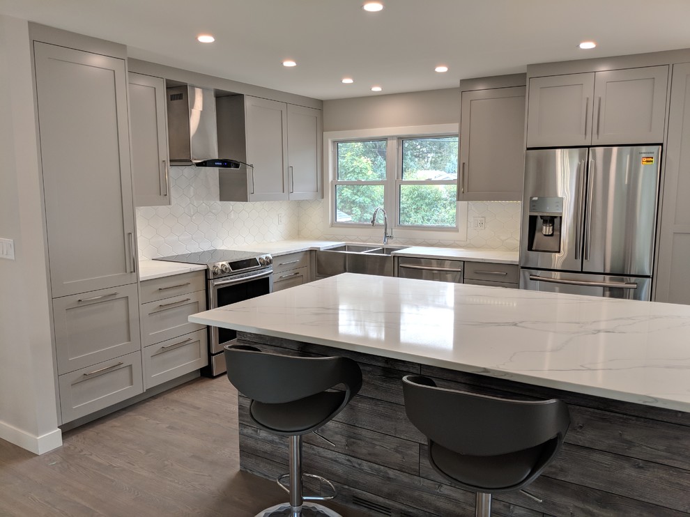 Kitchen - kitchen idea in Calgary