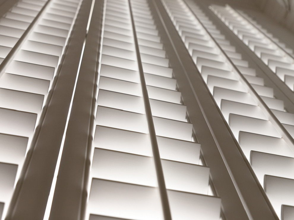 Шаттерсы из мдф с центральной ручкой