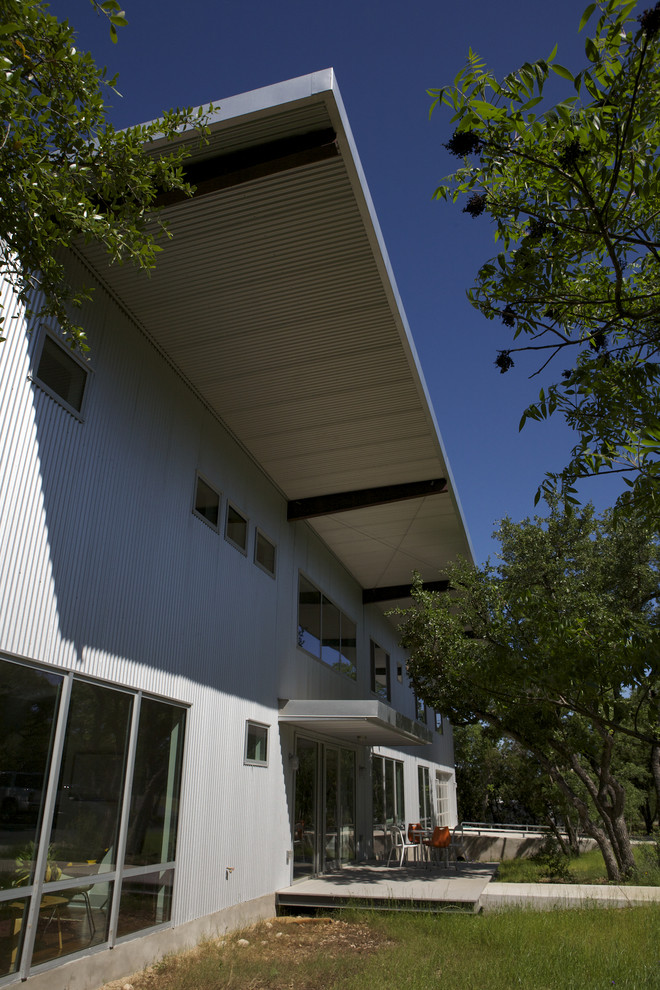 Photo of a modern exterior in Austin.