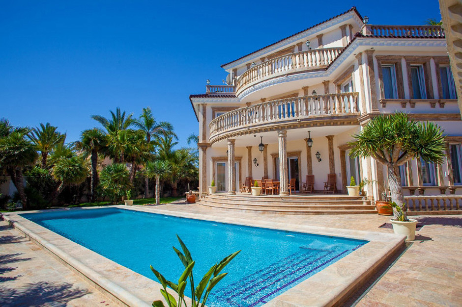 Villa on the sea coast of Cabo Roig