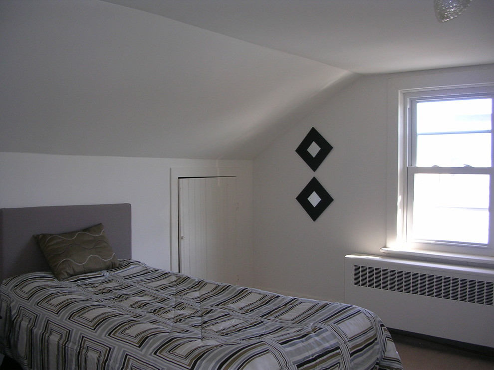 This is an example of a traditional bedroom in Philadelphia.