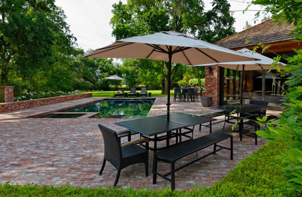 Home design - transitional home design idea