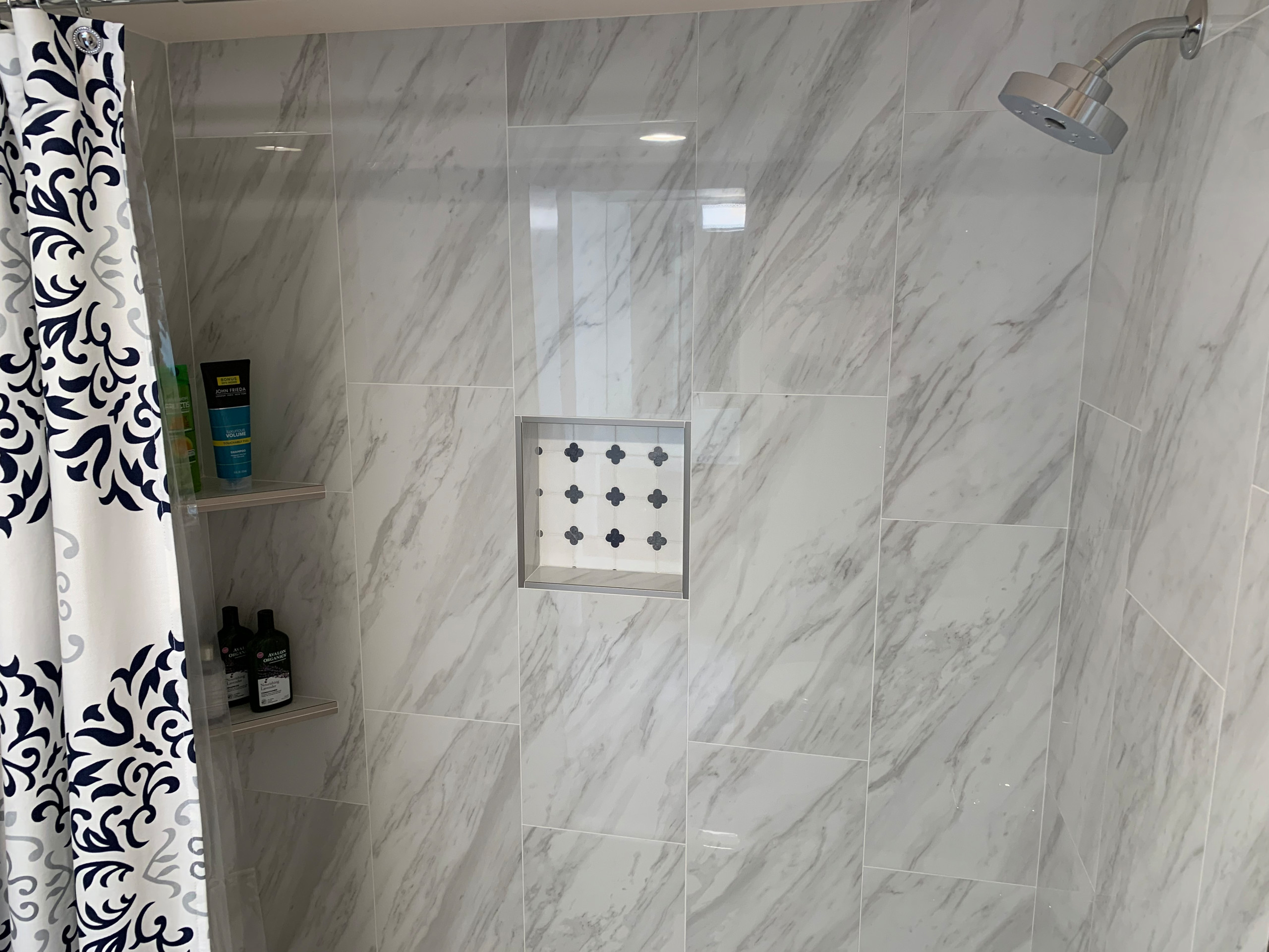 Simple Shampoo Niche w/Deco Tile & 2 Corner Shelves