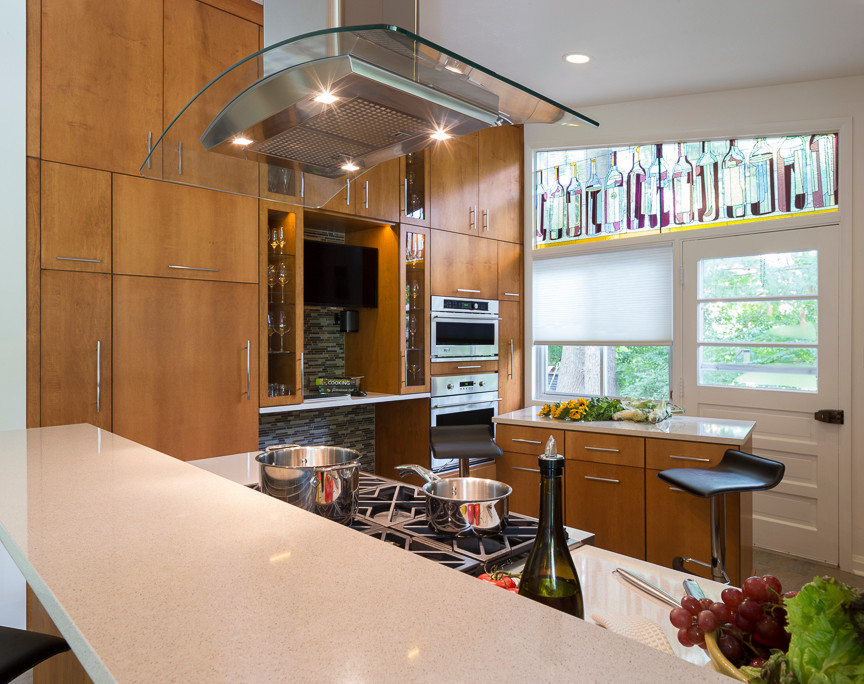 Design ideas for a midcentury kitchen in Baltimore.