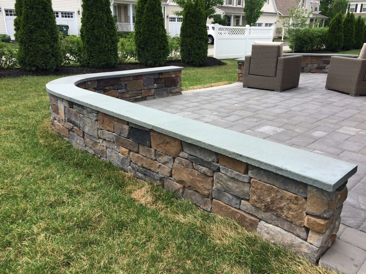Sitting wall with Bluestone capping