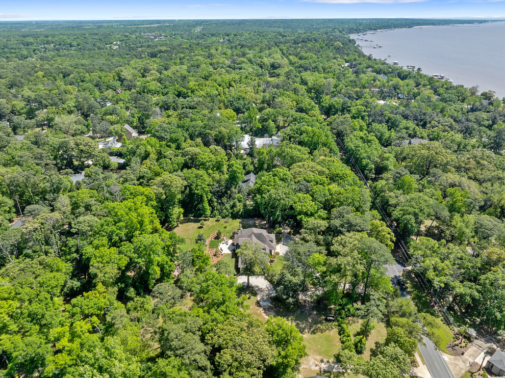 Montrose Oaks