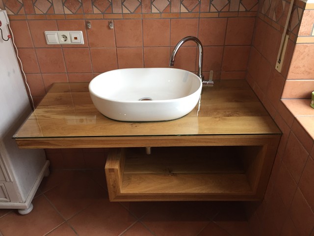 Badm&ouml;bel landstil-badevaerelse