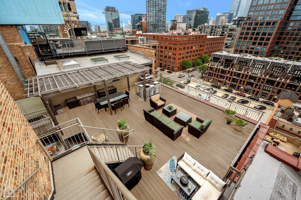 West Loop Penthouse Two Story Roof Top Deck