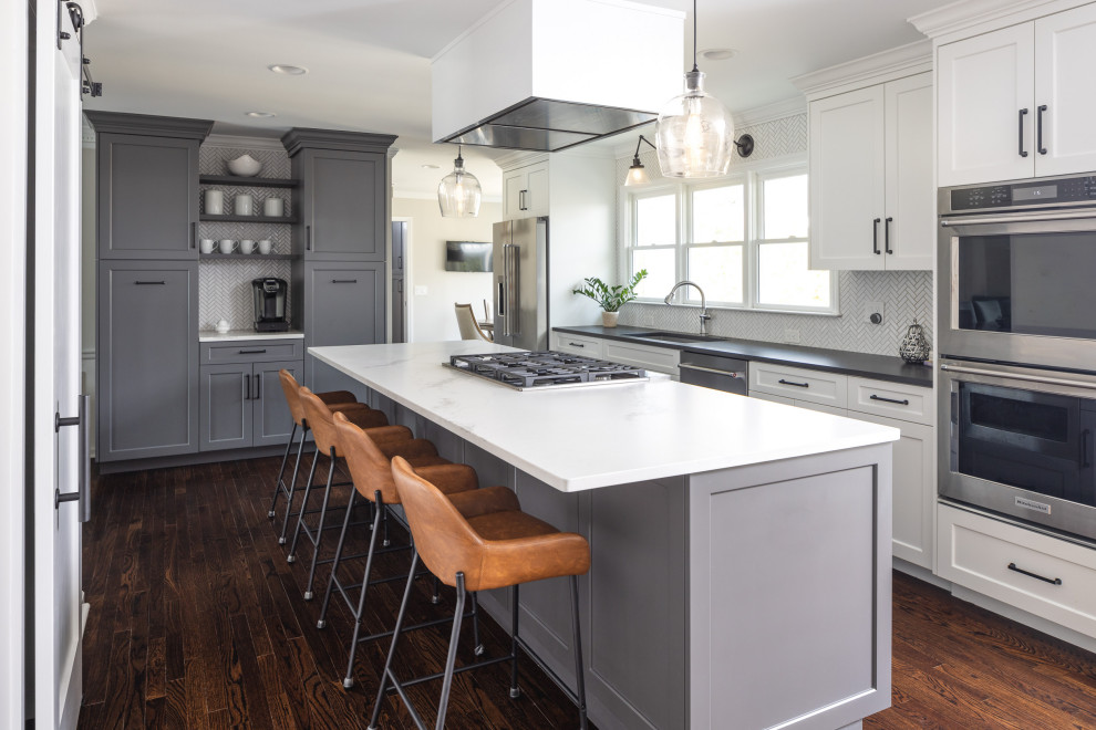 Kitchen - transitional kitchen idea in Atlanta