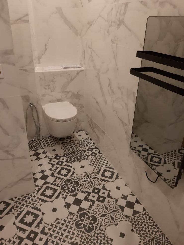 Paris - Une salle de bain dans un T2 Parisien
