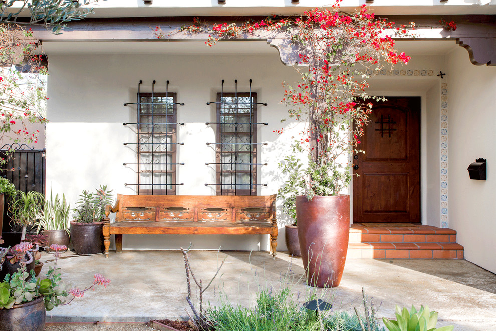 Design ideas for an eclectic white exterior in Los Angeles.