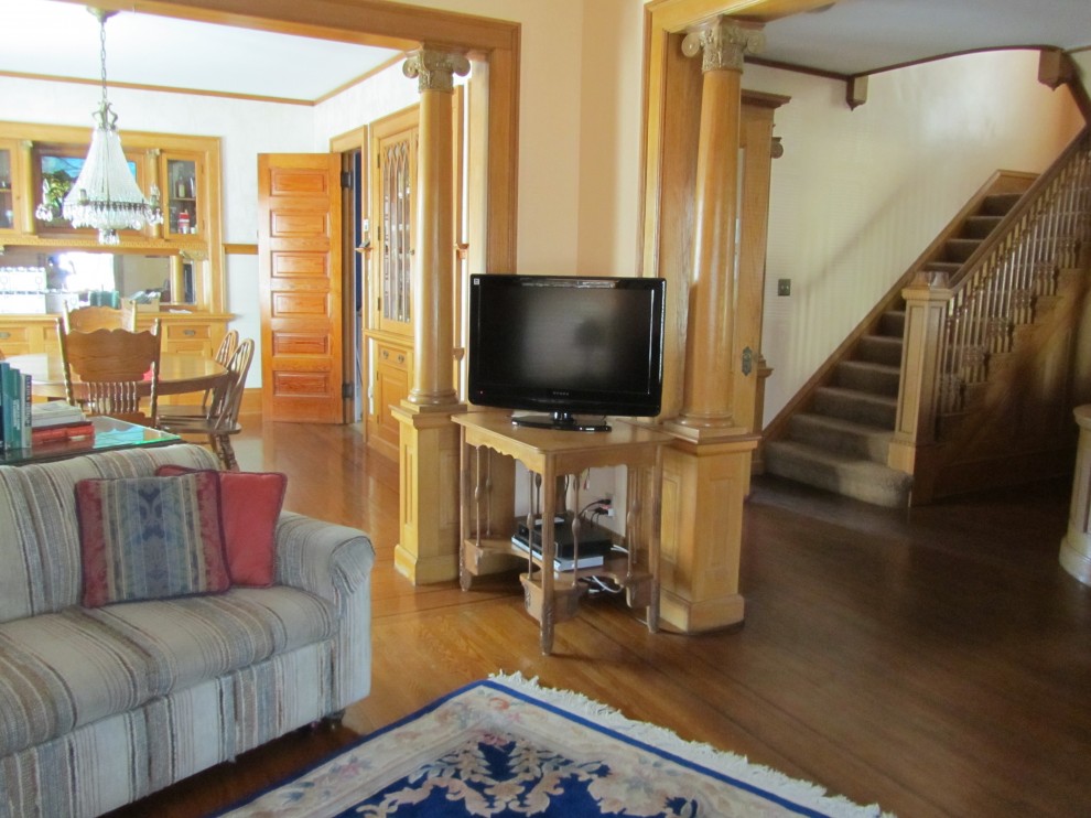 Need help arranging living room furniture