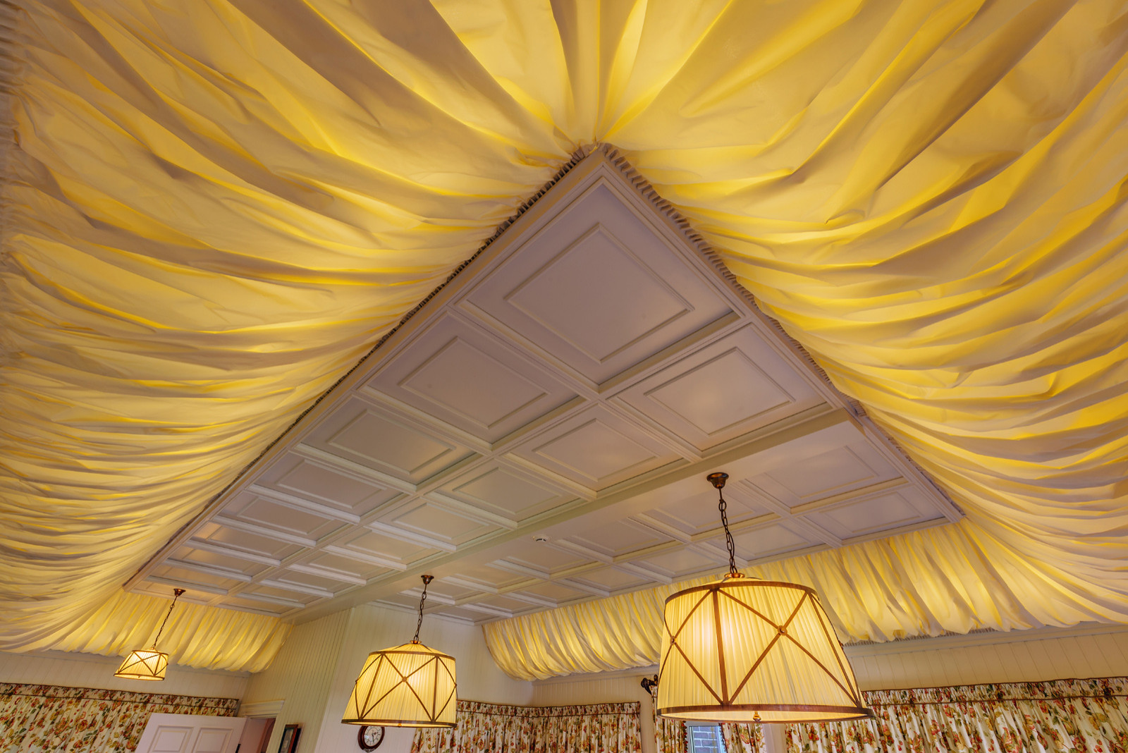 Английское чаепитие (Дом в поселке Зеленый мыс)