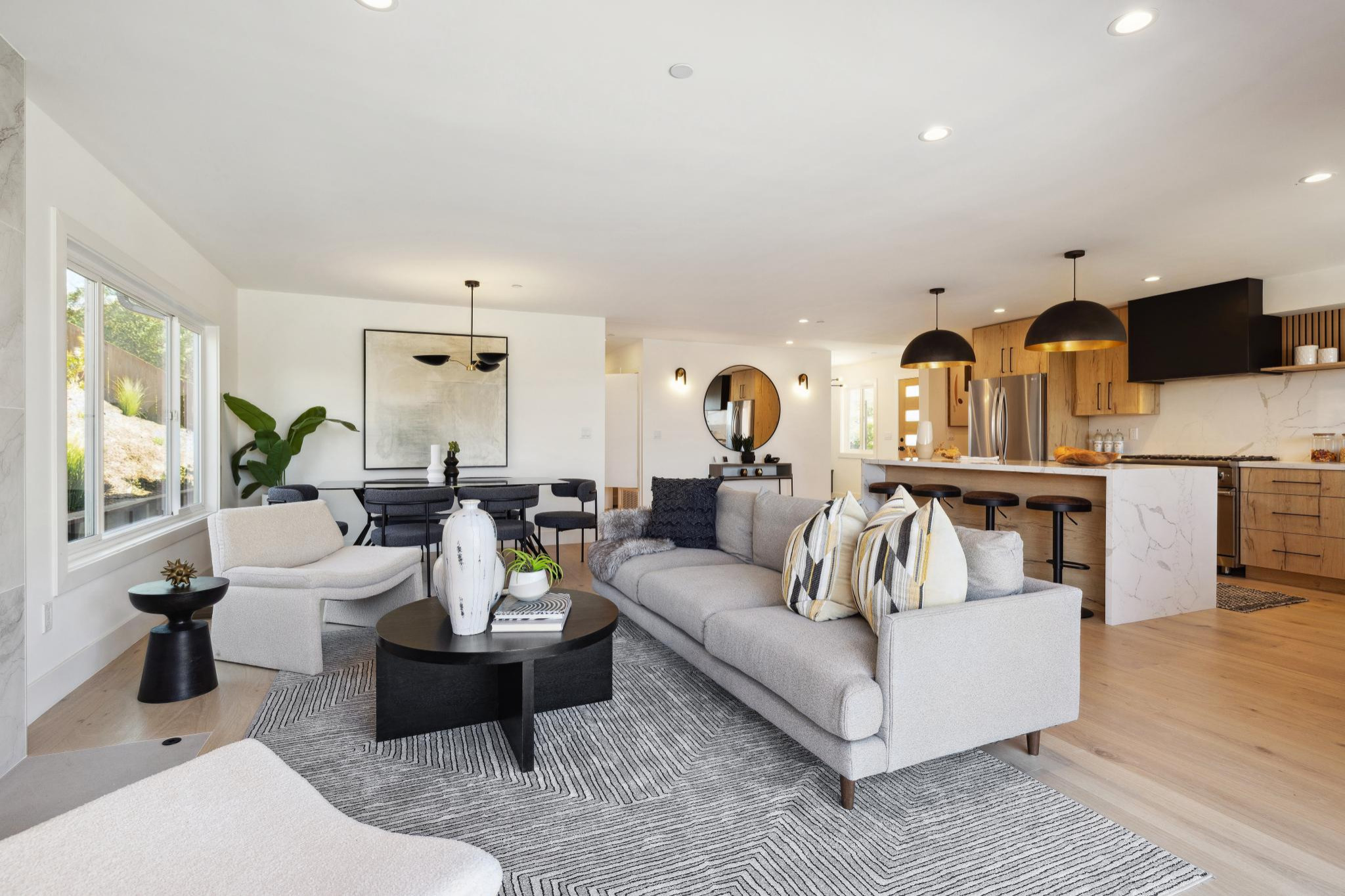 HOME STAGING