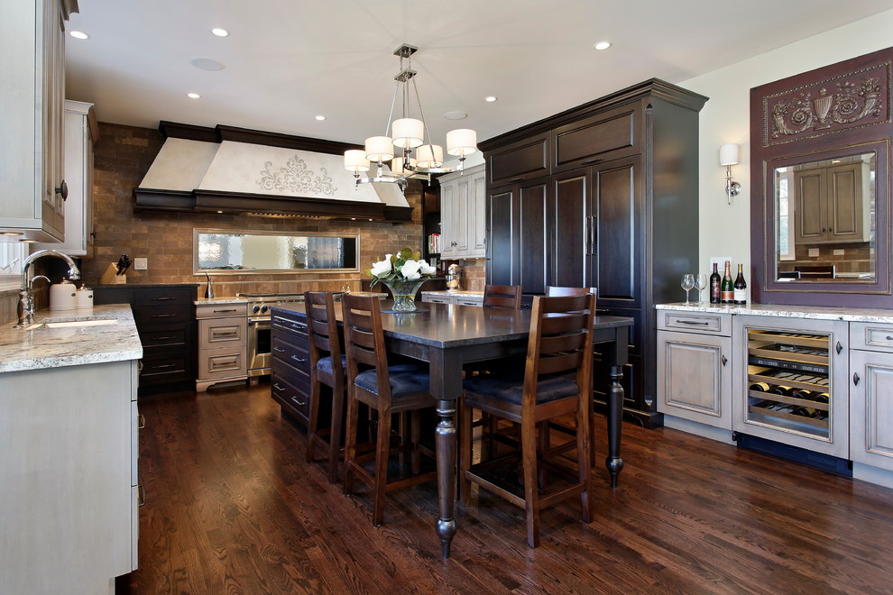 Example of a transitional kitchen design in Chicago