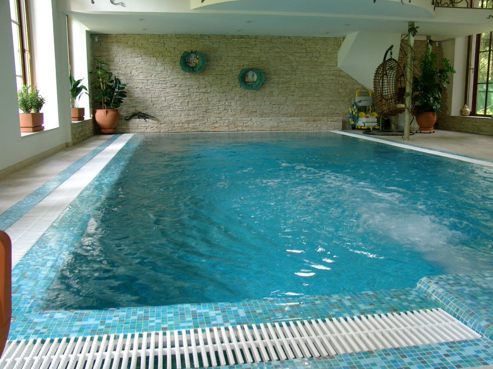 Строительство частного переливного бассейна