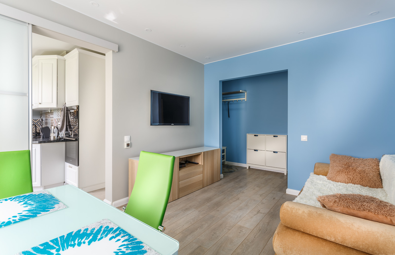 Саянская. Трехкомнатная