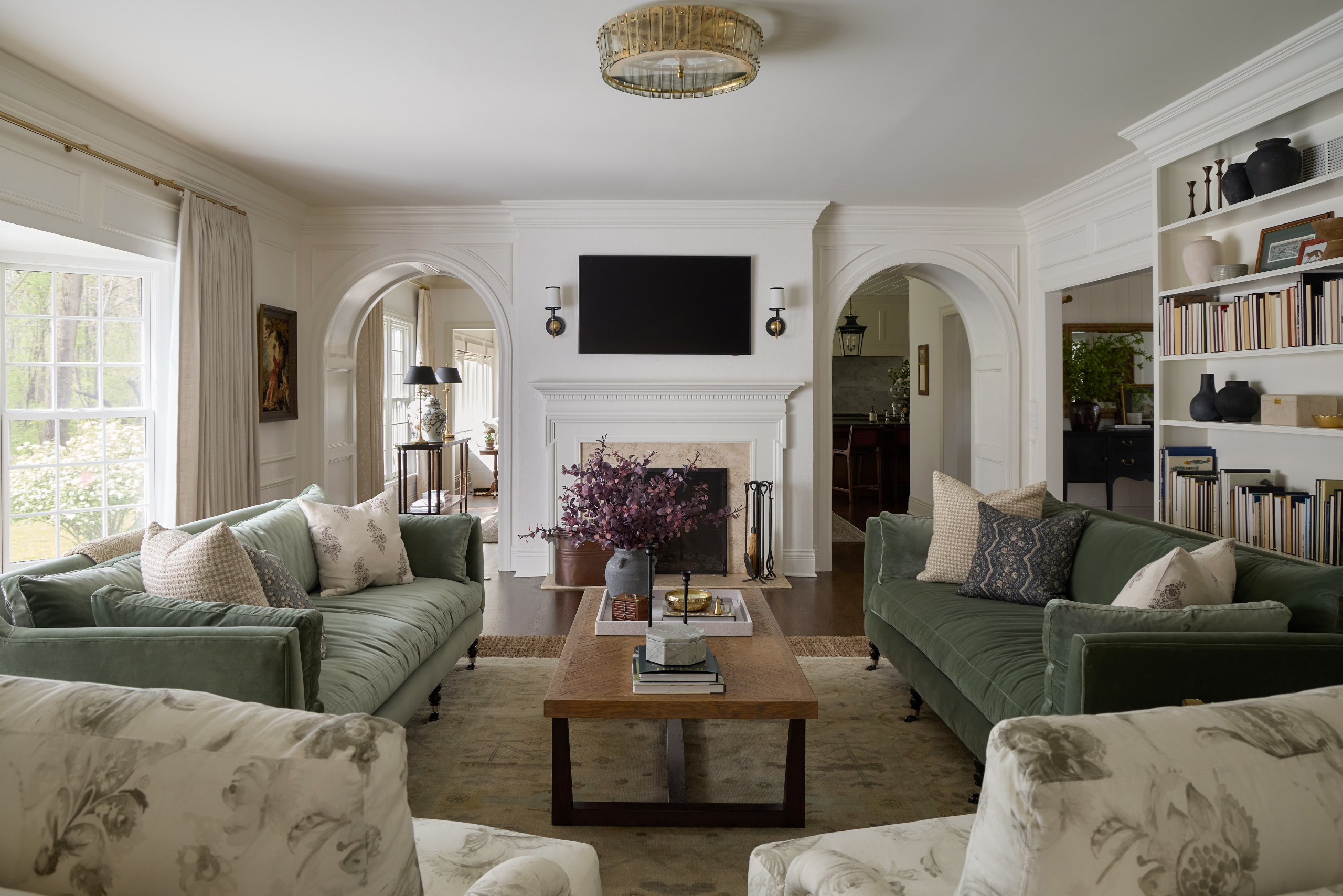 5 New Family Rooms With Colorful Touches