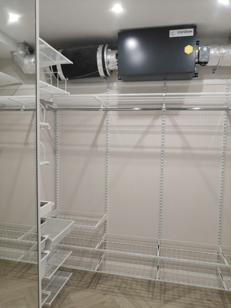 УГЛОВАЯ БЕЛАЯ ГАРДЕРОБНАЯ