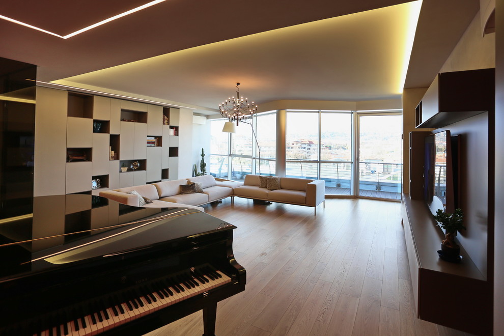 Photo of a modern family room in Turin.