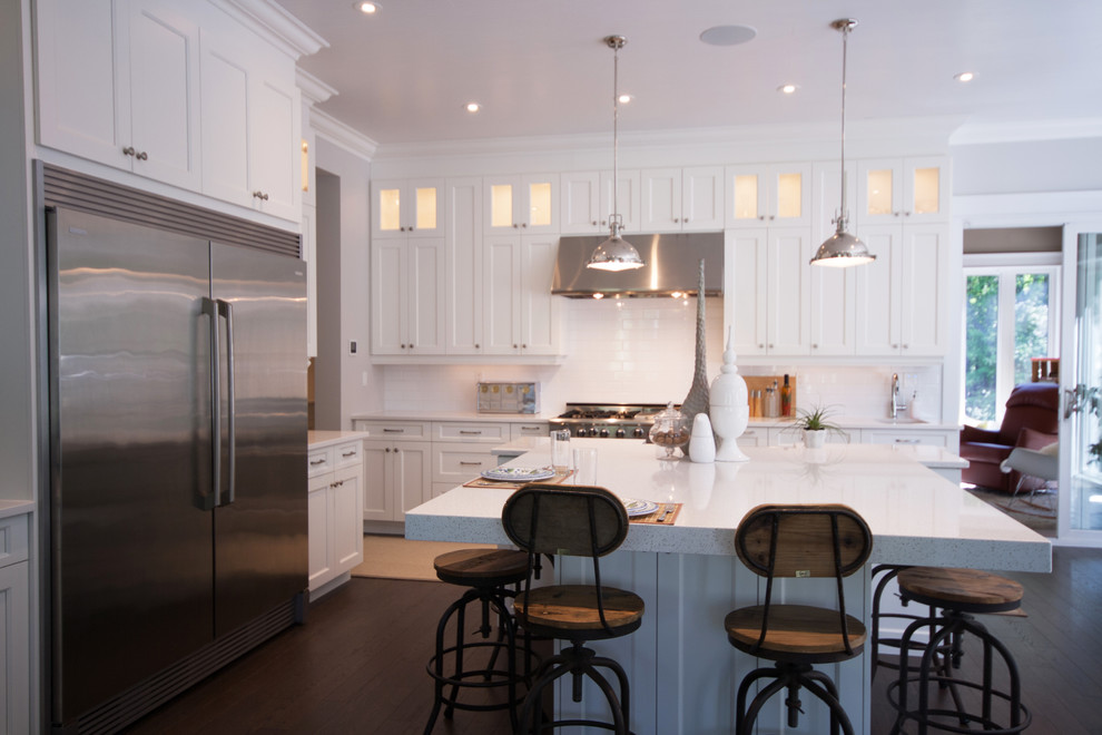 Transitional kitchen photo in Ottawa