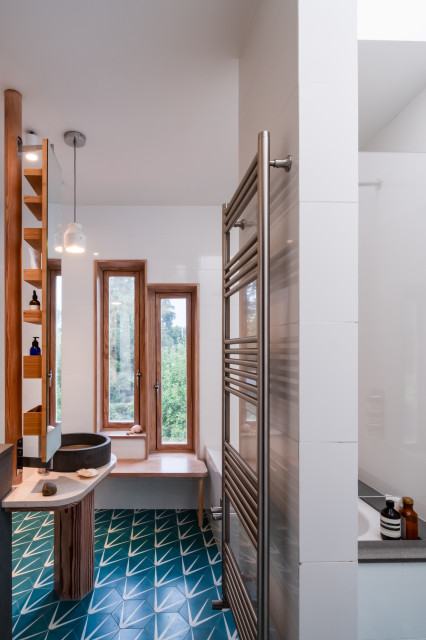 Askew Road modern-badezimmer