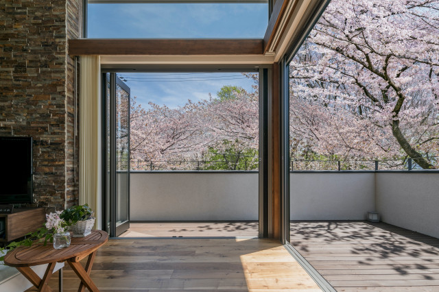 ウッドデッキ①（桜） moderno-terraza-y-balcon