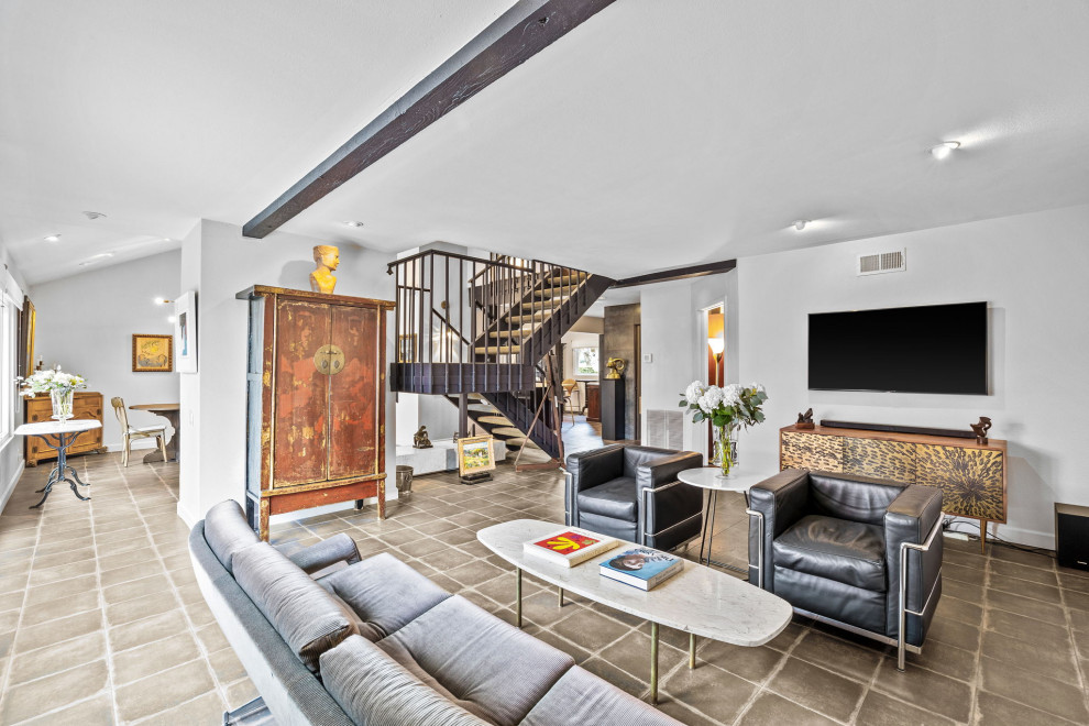 Home design - transitional home design idea in Orange County