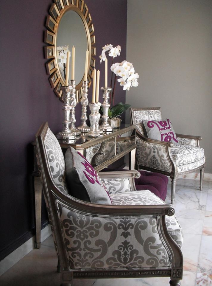 Transitional home design photo in Jackson