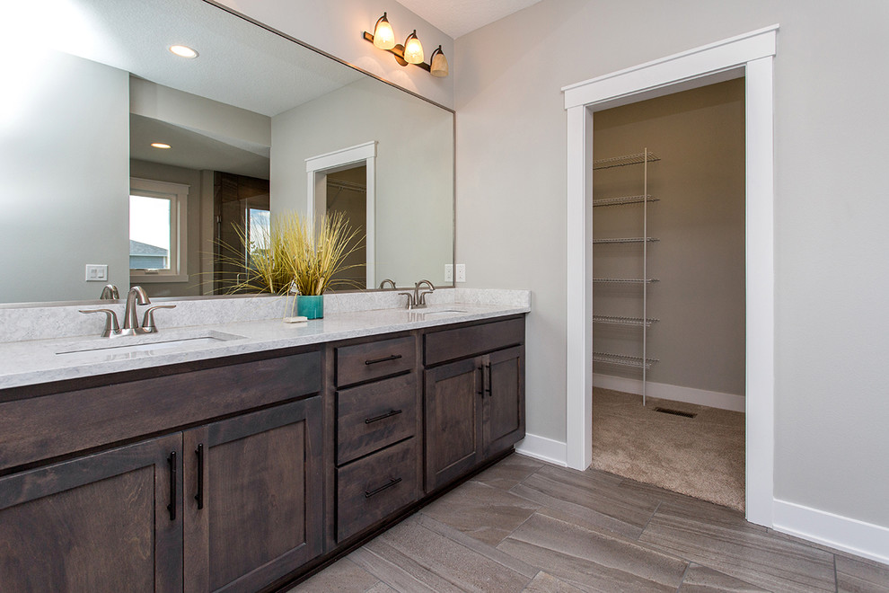 Bathroom - transitional bathroom idea