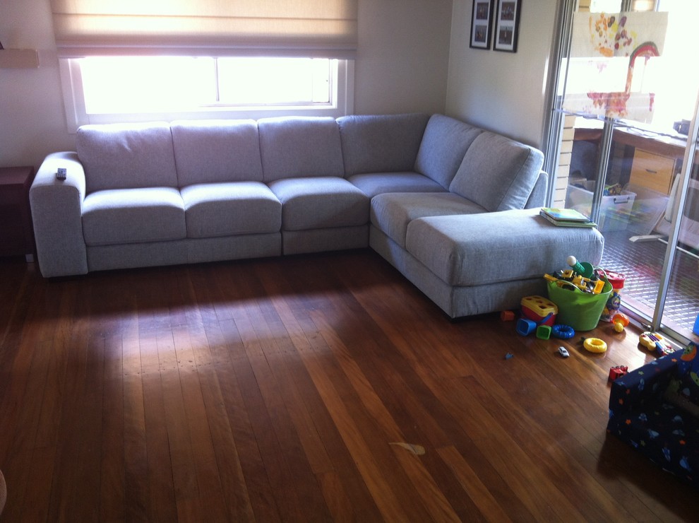 Rug and cushions matching to couch