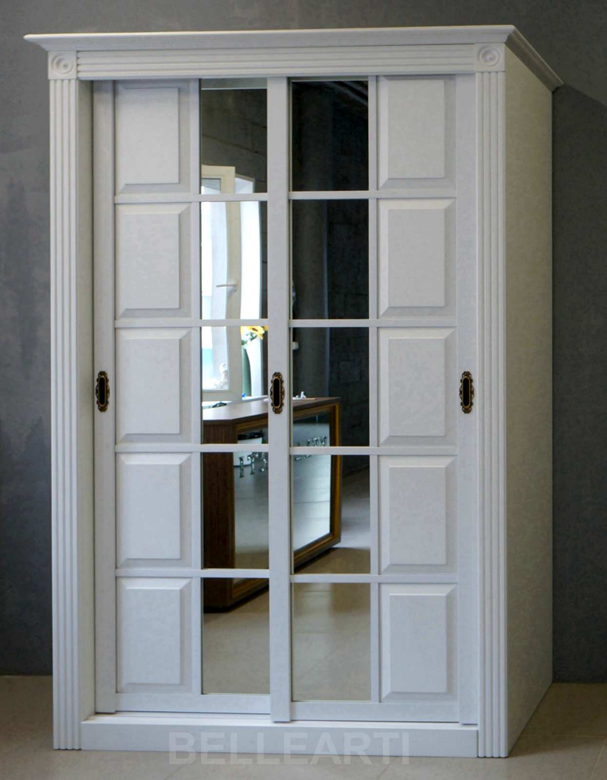 Филенчатый шкаф купе