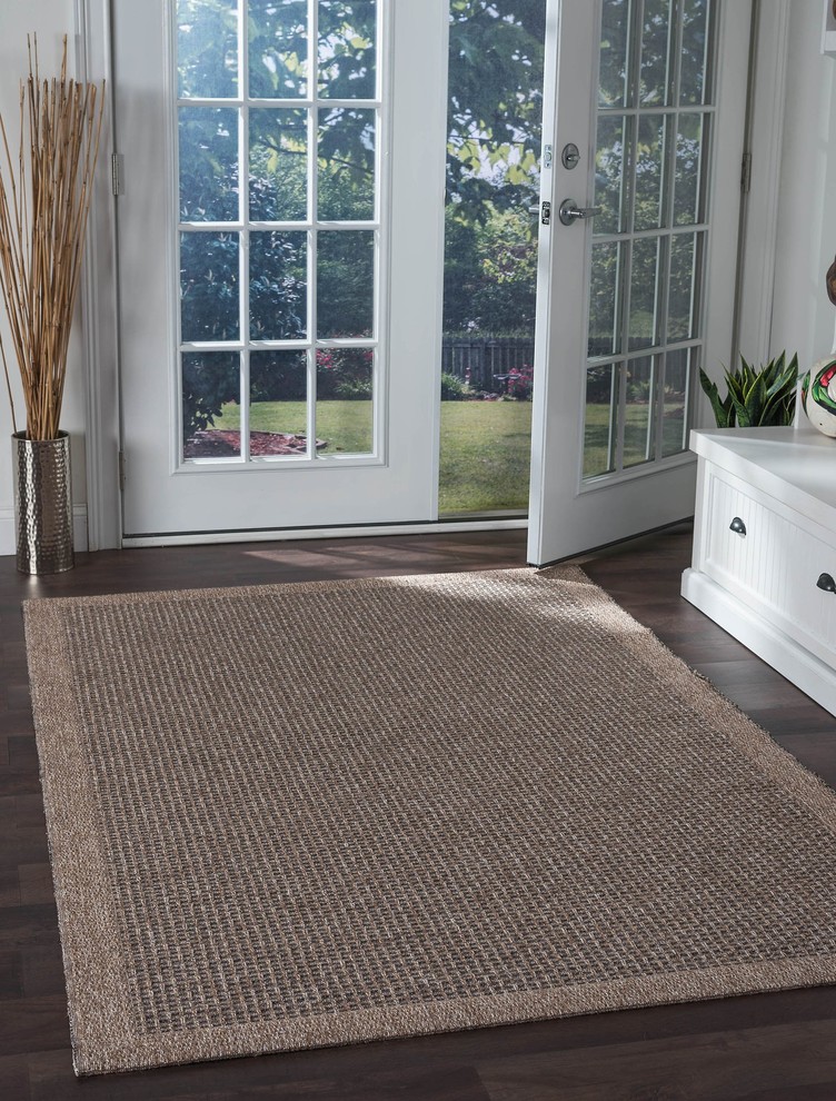 Largo Modern Solid Spice Rectangle Easy-Care Indoor/Outdoor Area Rug, 7' x 10'