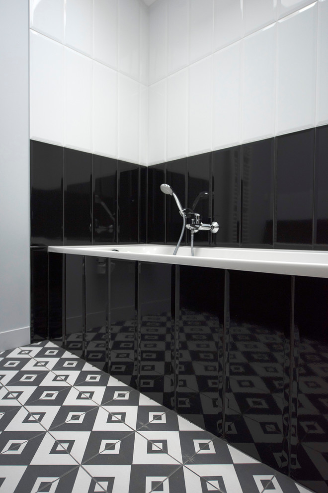 Contemporary bathroom in Lyon.
