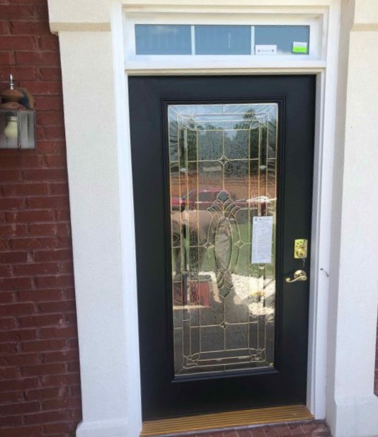 Example of a transitional entryway design in Atlanta