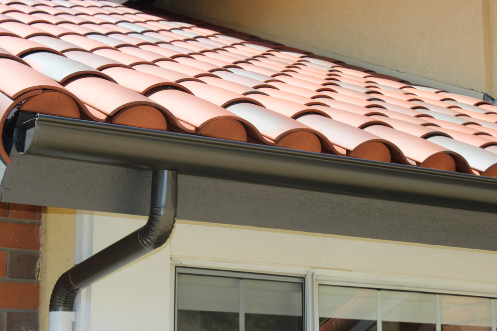 dark bronze gutter paint