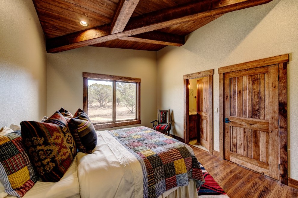 Home design - rustic home design idea in Denver