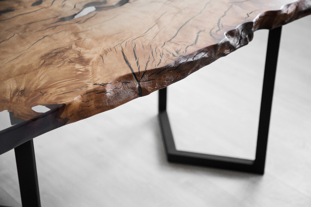 Стол из граба и акрила КЕМ