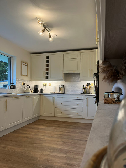 Cream Ash Kitchen traditional-kitchen