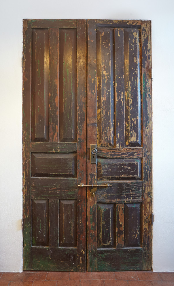 Mountain style entryway photo in Phoenix