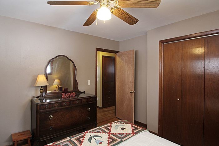 Example of a transitional home design design in Cedar Rapids