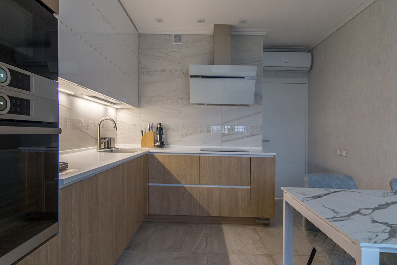 Дизайн четырехкомнатной квартиры в ЖК "Лучи".