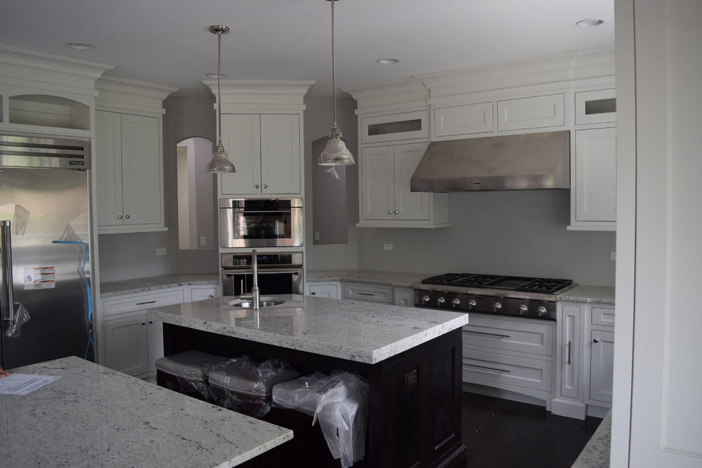 Inspiration for a transitional kitchen remodel in Chicago