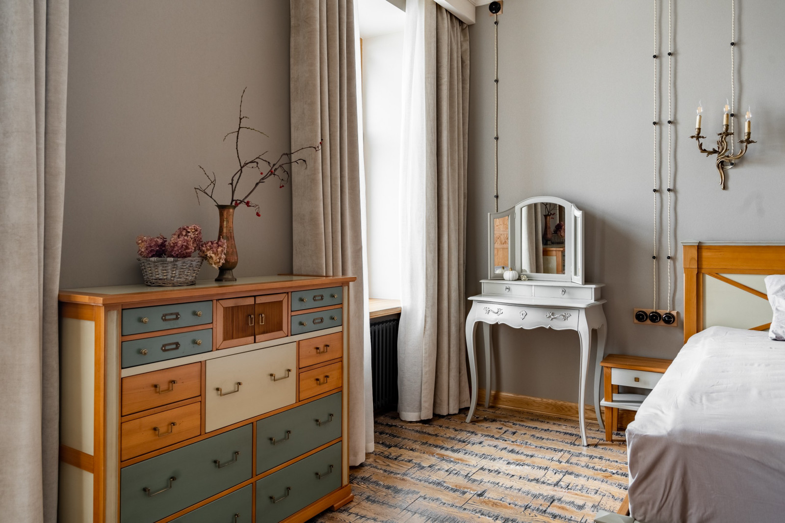 Боровая. Квартира режиссера.