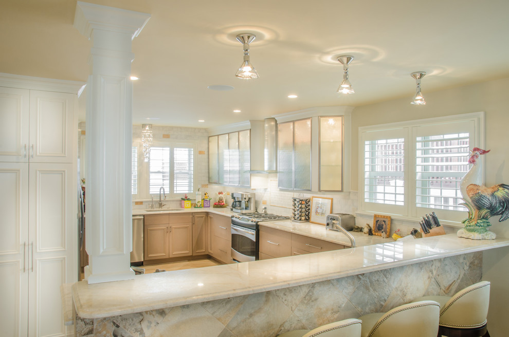 Transitional kitchen photo in Philadelphia