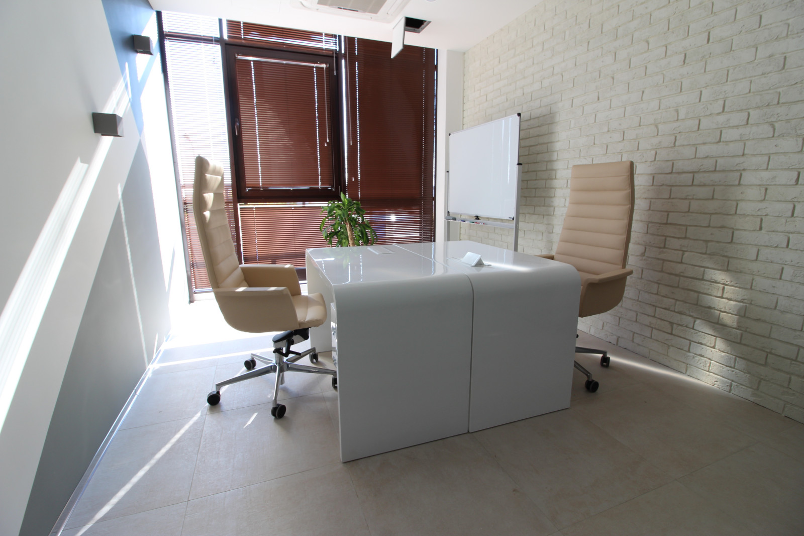 Офисная мебель по дизайн-проекту