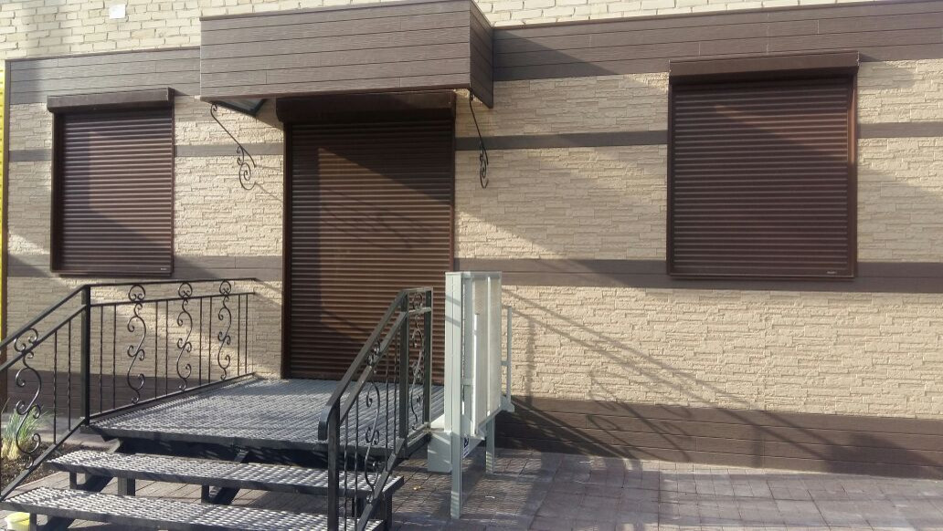 Облицовка входной группы фиброцементными панелями Nichiha