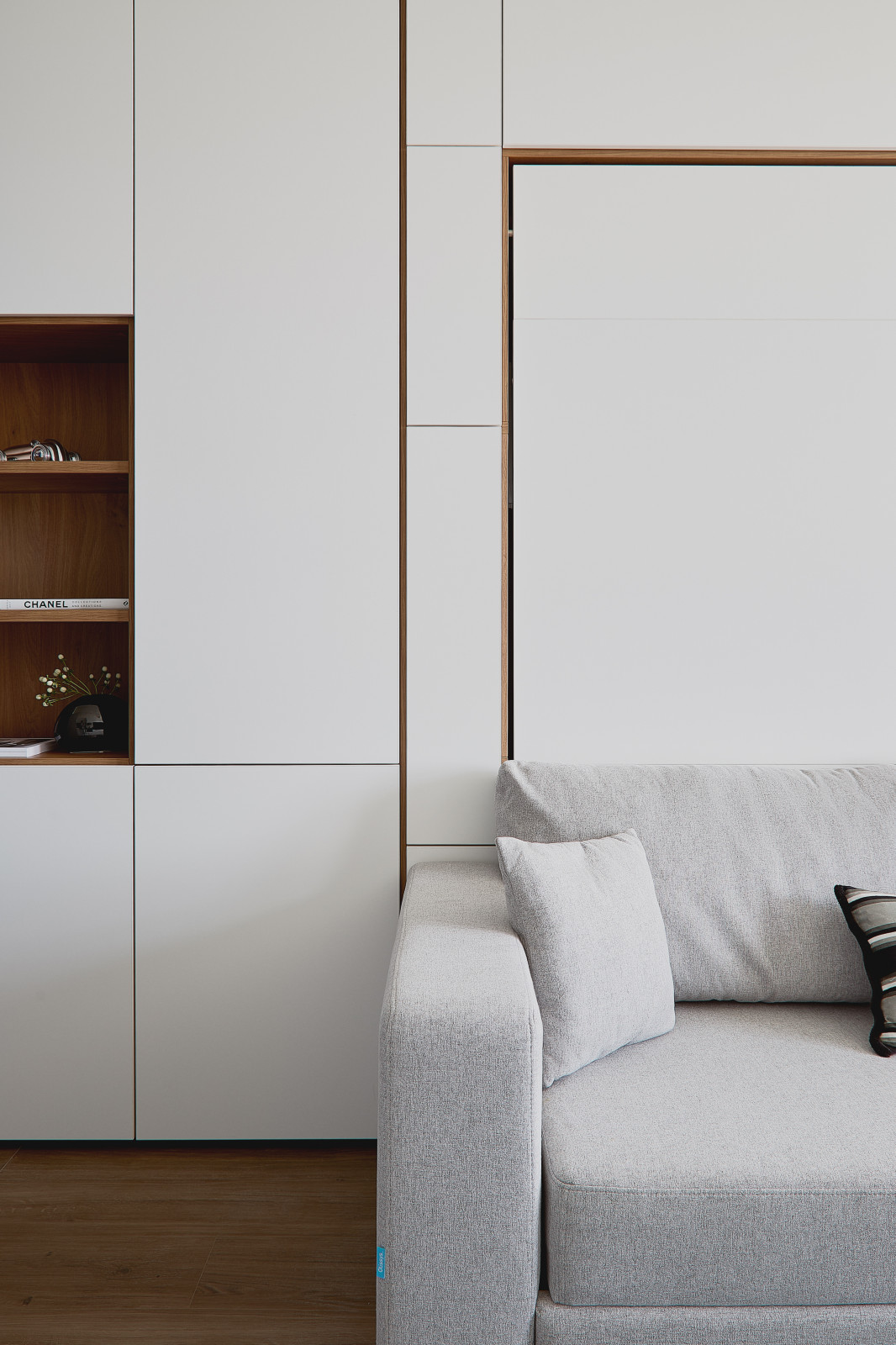 Апартаменты с трансформируемой мебелью и мужским характером.